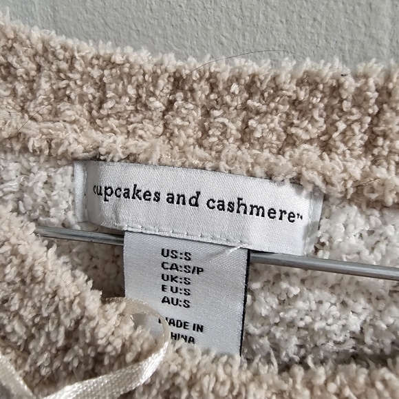 5 for $25 Christmas sweater - Picture 3 of 4